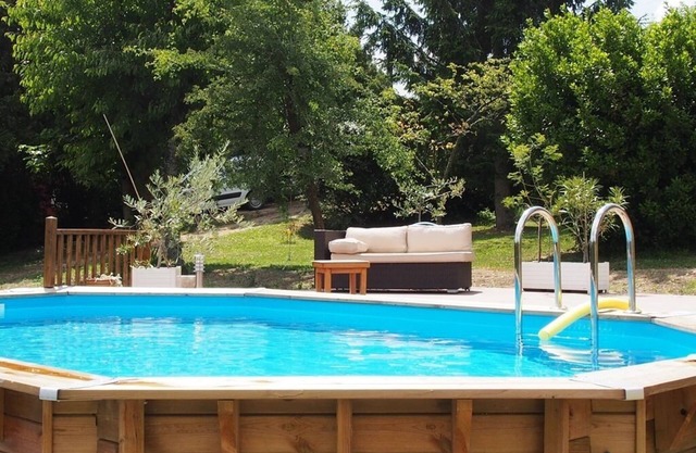 Character house with large garden and swimming pool between Pouilly Fuisse and Cluny