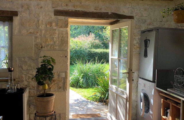 CHARENTAISE HOUSE 85 M2 with enclosed garden