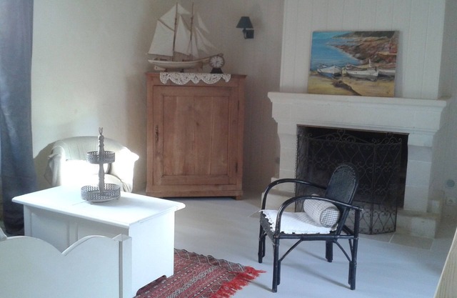 CHARENTE MARITIME CHARMING COTTAGE