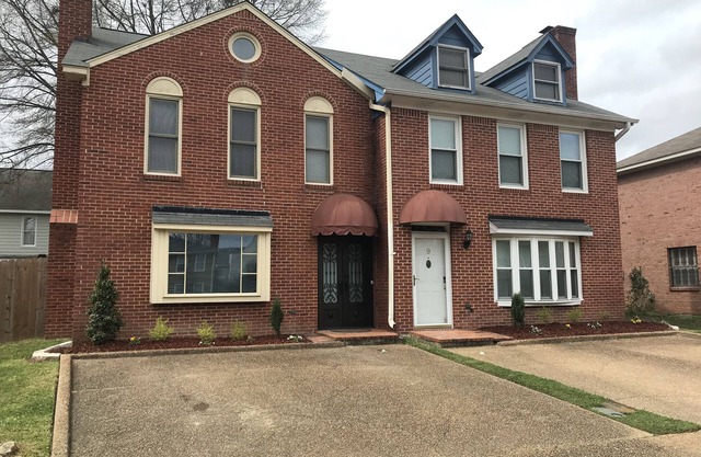 Charismatic Northeast Jackson Townhouse