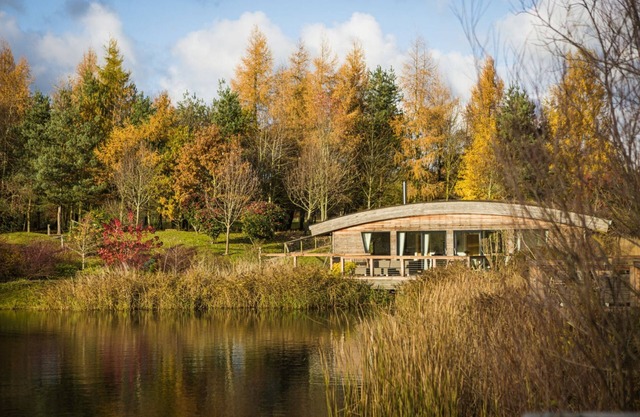 Charlie - a lodge that sleeps 6 guests in 3 bedrooms