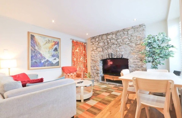 Charlotte's charming clifton flat