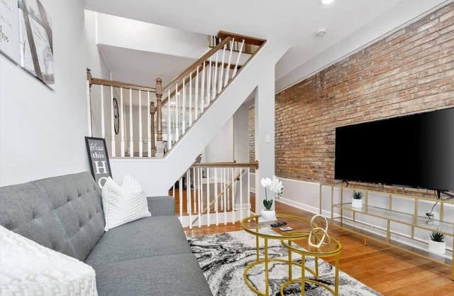 Charm City Homestay in Washington Village