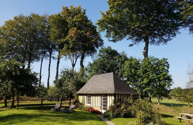 Charming Normandy cottage chestnut in Upper Normandy 15 km from Etretat