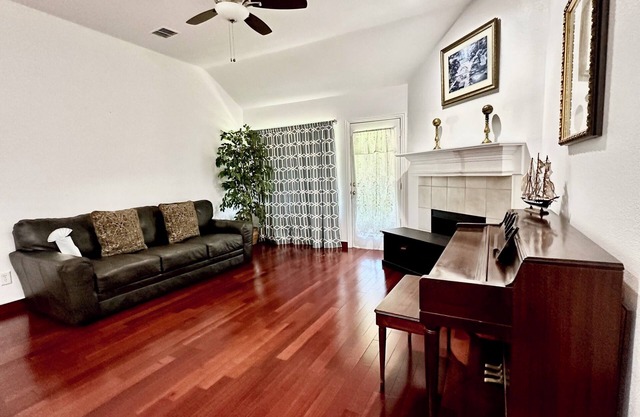 Charm house 3 beds in Plano