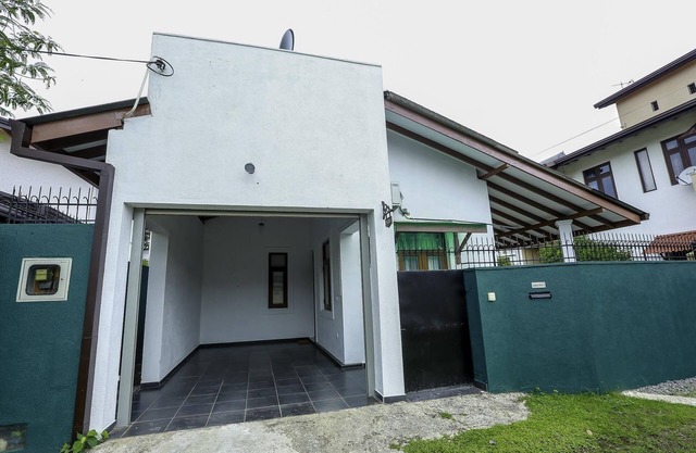 Charming 2-Bedroom villa in Colombo