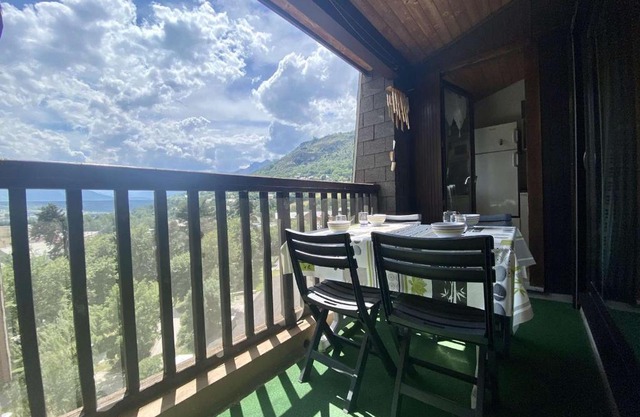 Charmant 2 pièces avec balcon exposé sud, proche centre-ville et télécabine – Briançon - FR-1-330C-131
