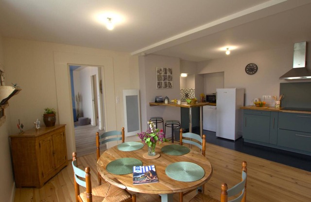 "Charmant Appartement de 45m² avec Patio Privatif, Proche Centre-Bourg à Chazelles-sur-Lyon"