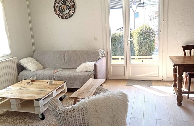 Charmante Maison 4 Faces Avec Jardin et Terrasse au Calme Pour 6 à 8 Personnes