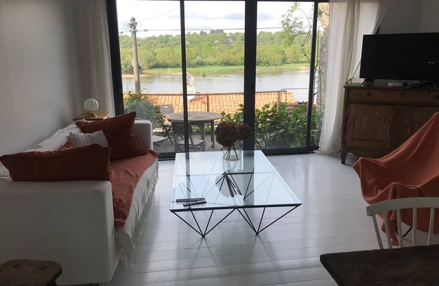Charmante Maison Avec vue sur Loire Dans un Village Pittoresque en Pleine Nature