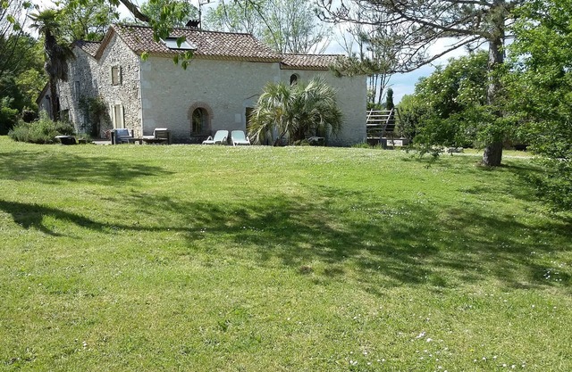 Charmante Maison de Campagne Proche de Bergerac, Sites de Dordogne, Randonnées