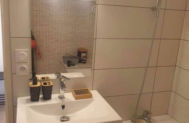 Charmante Maison Mitoyenne sur 2 Niveaux