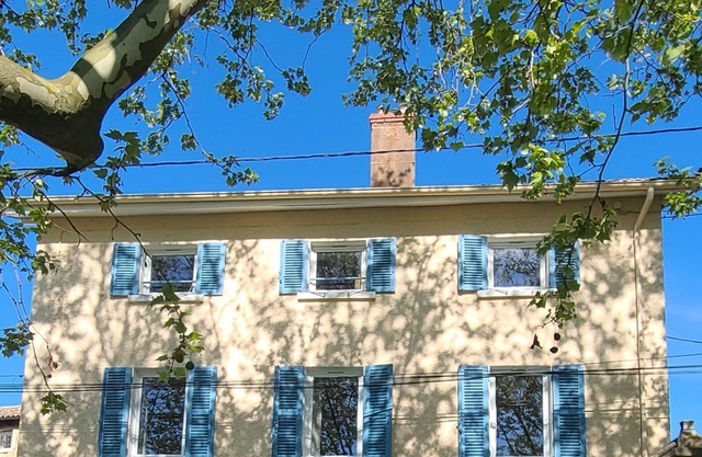 Charming house on the banks of the Saône