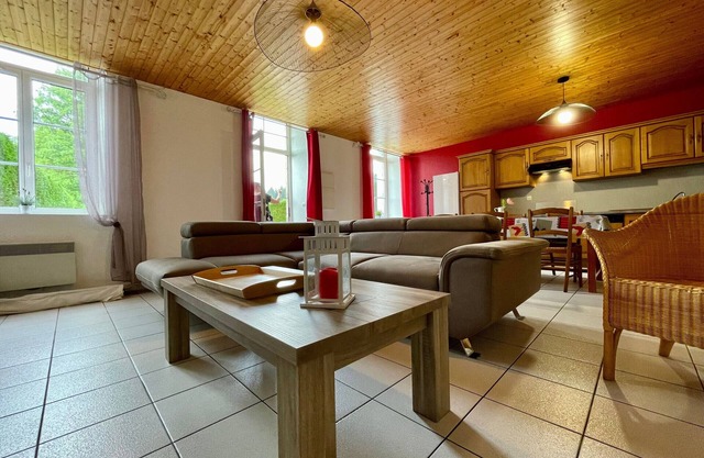 Charming Nature Retreat: 3-BR Home, Garden, Nearby Hiking & Cycling Trails