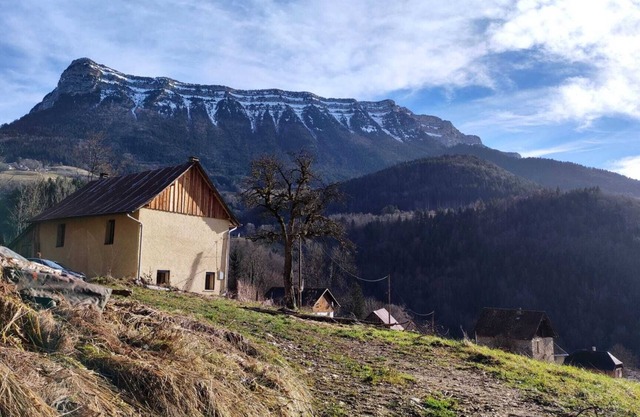 Charming house in the heart of the Chartreuse nature park. Sunny terrace!