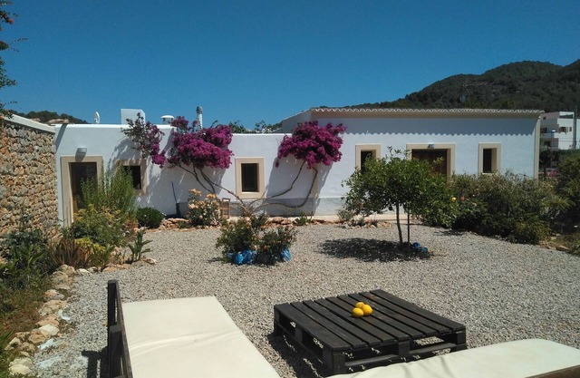 Charming typical Ibiza house close to the beach. NEW: POOL FROM MARCH 2026!