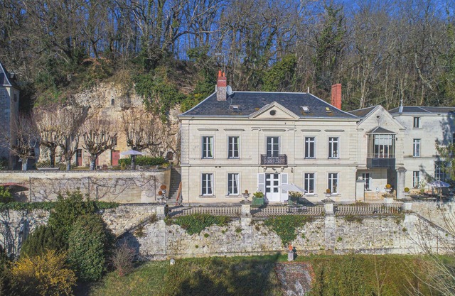 Charming manor house with 2 suites, swimming pool, 15 min from Chenonceau and Beauval