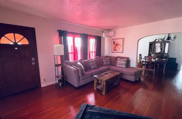 Charming, Cozy Casita!