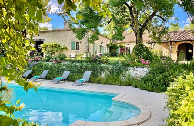Charming 1-Bedroom Retreat with Stunning Views, Pool & WiFi