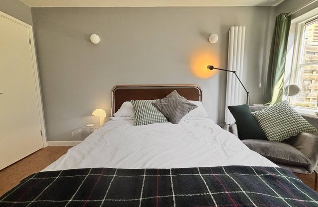 Charming 1 bed flat with extra study and sofabed