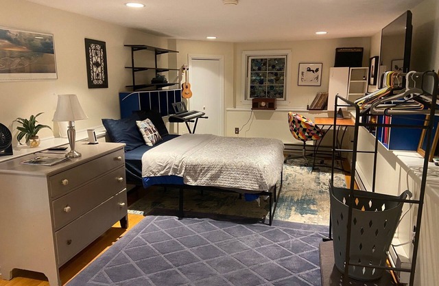 Charming 1-bedroom apartment close to 95, malls, Lahey Hospital in Burlington