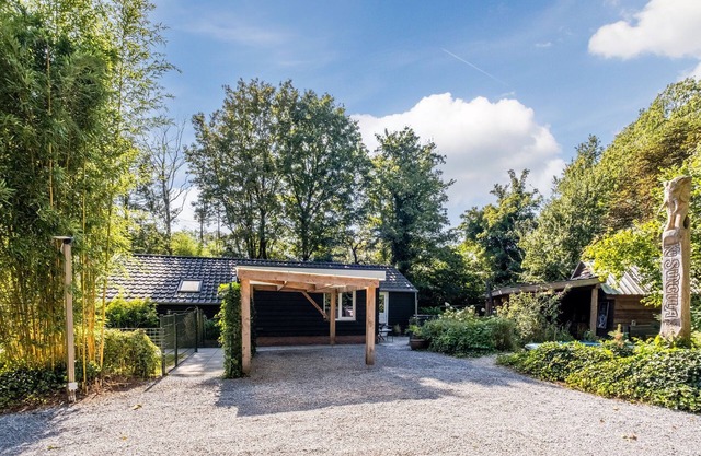 Charming 1-bedroom apartment in brilliant Oost-, West- en Middelbeers with WiFi