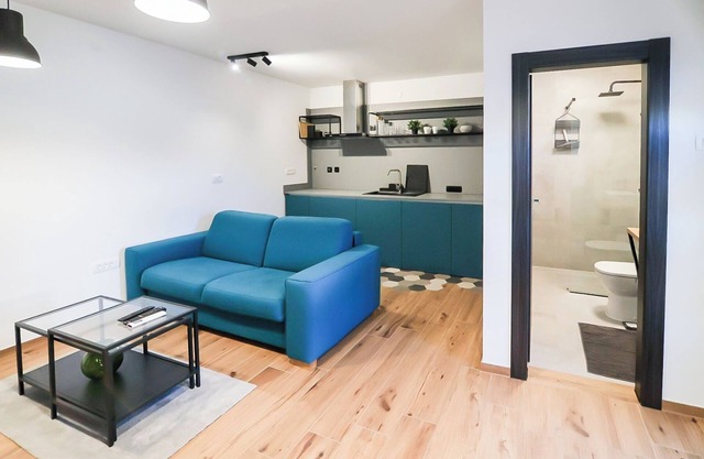 Charming 1-bedroom apartment in fabulous Osijek with WiFi, AC