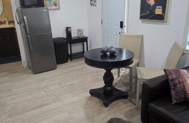 Charming 1-bedroom apartment with AC, WiFi in peaceful Bonita