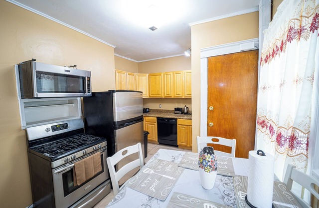 Charming 1-bedroom house in lovely East Orange with WiFi, AC