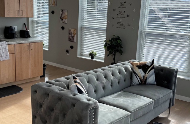 Charming 1-bedroom apartment with WiFi, AC in amazing Minneapolis 5 mins to DWTN