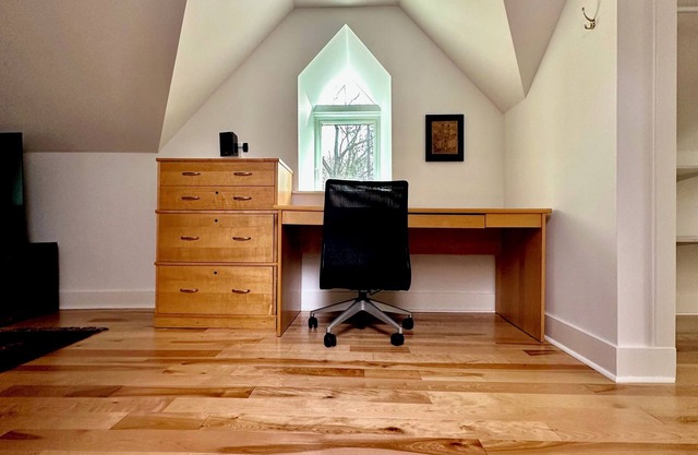 Charming 1-bedroom cottage on Wissahickon Park in Chestnut Hill