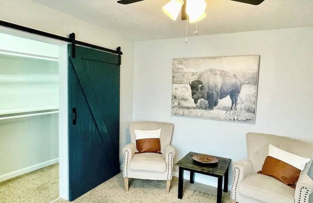 Charming 1-BR in Houston with Full Kitchen, Laundry Room, AC, and hi-speed WiFi