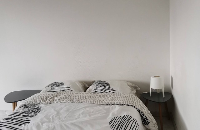 Charming 1 room, kitchen, bathroom of 35 m2 in very quiet residence.