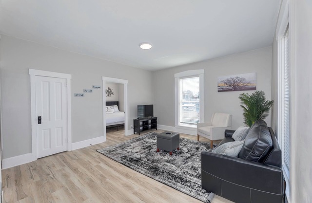 Charming 1BR Retreat Near DePauw University & Downtown Greencastle!