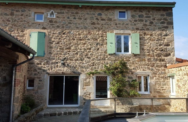 Charming 2-Bedroom Cottage with Private Pool, Covered Terrace, and Free Linens