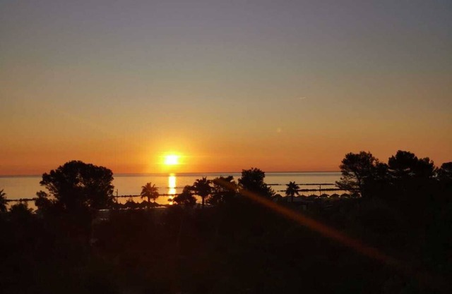Charming 2-bedroom apartment with WiFi, AC in amazing Montesilvano