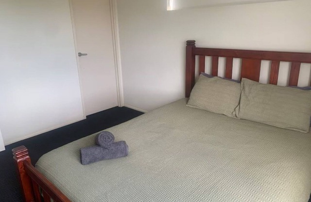 Charming 2-bedroom apartment in Bargara, one street back from the beach