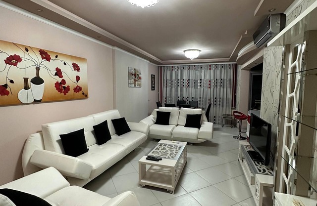 Charming 2-bedroom apartment with WiFi, AC in fabulous Shkodër