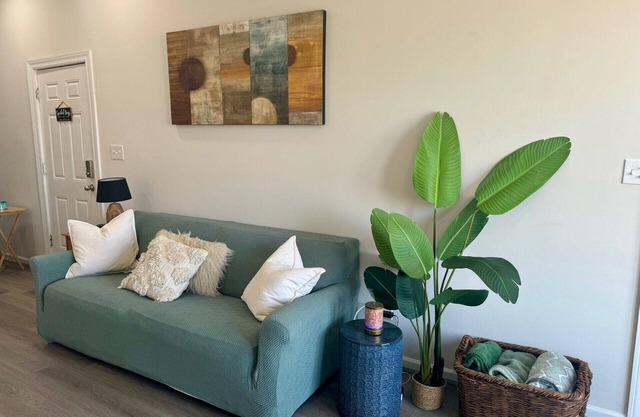 Charming 2-bedroom apartment in hip Chicago