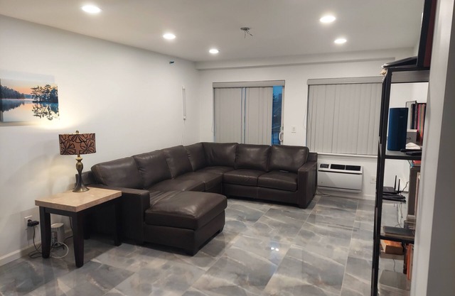 Charming 2-bedroom condo in fabulous Brooklyn with AC, WiFi, fitness equipment