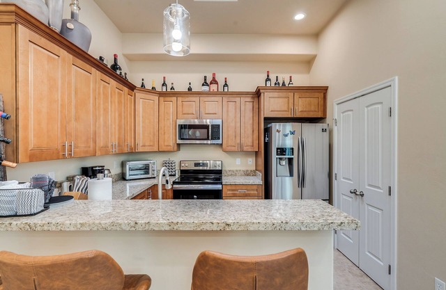 Charming 2-bedroom condo in delightful Tubac. Central to all the activities.