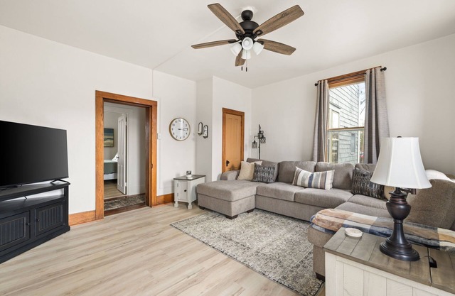 Charming 2-bedroom duplex on 1st floor in brilliant Muncy with AC window units