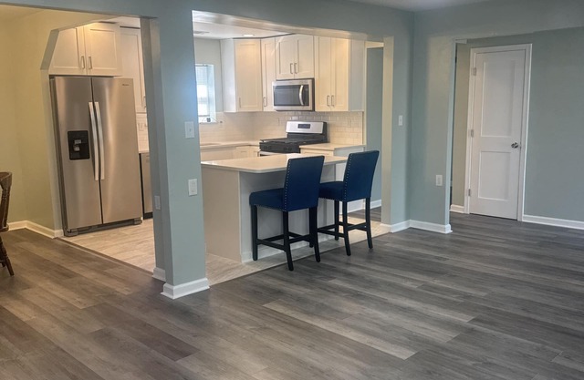 Charming 2-bedroom house with AC, WiFi in tranquil Springdale