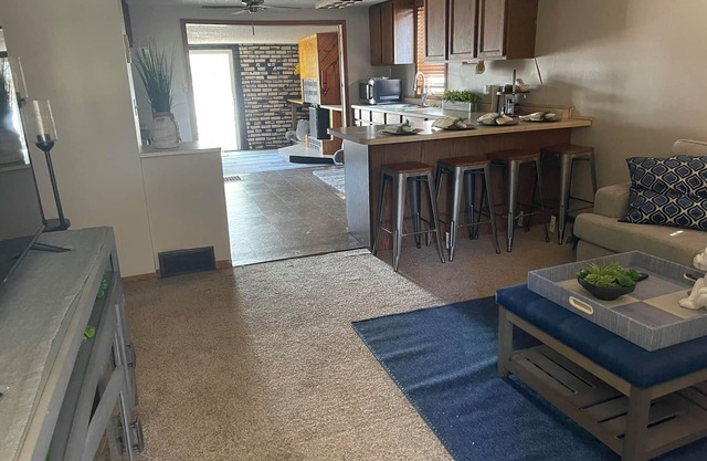 Charming 2-bedroom house on the Bay