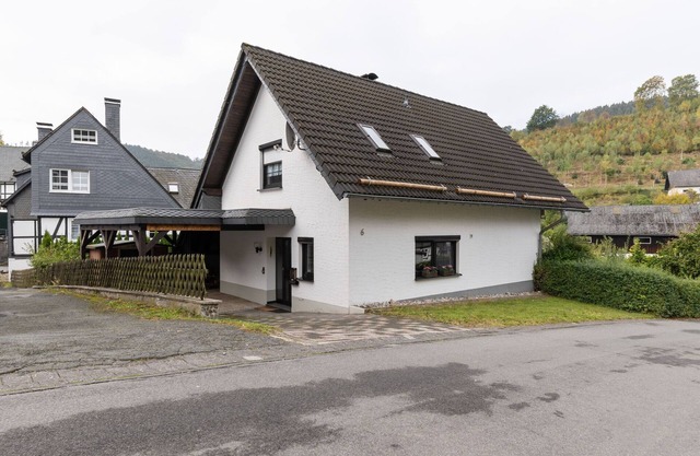 Charming 2-Bedroom Retreat