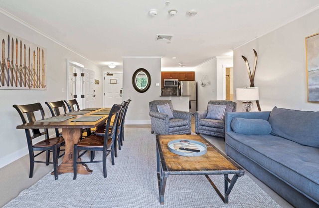 Charming 2-Bedroom Ski-In/Ski-Out at Jackson Gore