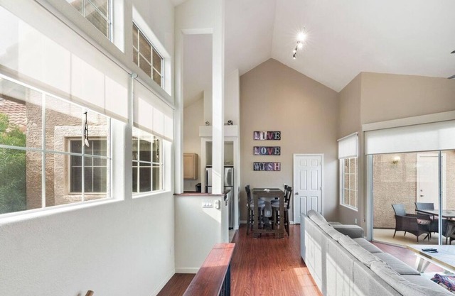 Charming 2-bedroom townhome with fitness room, WiFi in delightful Gilbert
