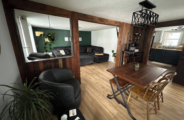 Charming 2-bedroom pet friendly house with hot tub and fire pit in Breckenridge