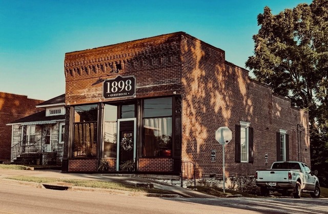 Charming 2-bedroom with AC, WiFi in lovely Jonesboro