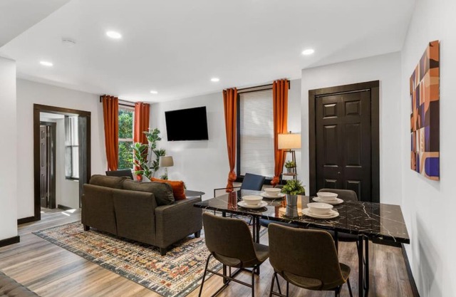 Charming 2 BR Home in Philadelphia, Ideal Location, Ample Parking!